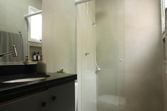 Banheiro Social de kitnet/studio para alugar com 1 quarto, 28m² em Centro, São Bernardo do Campo