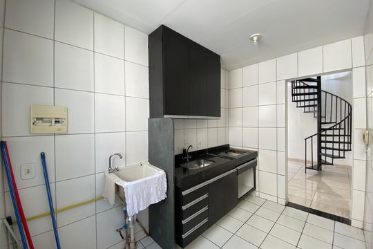 Cozinha de apartamento para alugar com 2 quartos, 115m² em Petrópolis, Betim