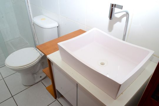 Banheiro Corredor de apartamento para alugar com 2 quartos, 64m² em Goiânia, Belo Horizonte