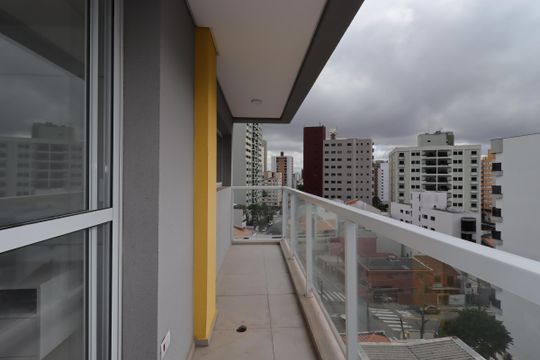 Sacada da Sala de apartamento para alugar com 1 quarto, 49m² em Jardim Bela Vista, Santo André