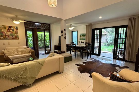 Sala de casa para alugar com 5 quartos, 300m² em Vargem Grande, Rio de Janeiro