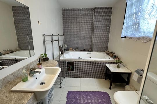 Banheiro quarto 2 de casa para alugar com 5 quartos, 300m² em Vargem Grande, Rio de Janeiro