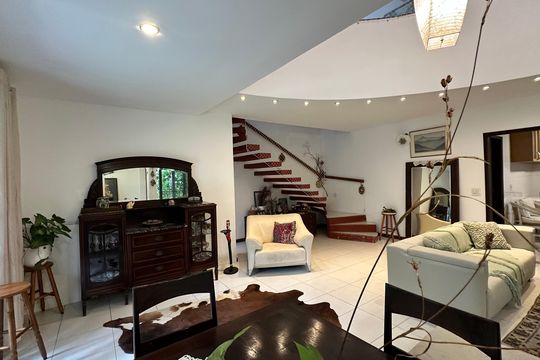 Sala de casa para alugar com 5 quartos, 300m² em Vargem Grande, Rio de Janeiro