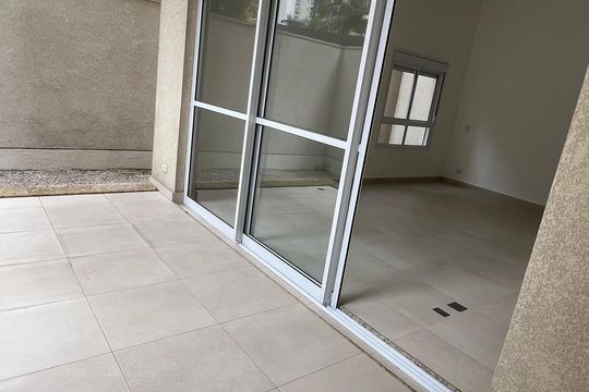 Varanda Studio de apartamento à venda com 1 quarto, 69m² em Santo Amaro, São Paulo