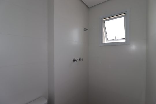 Banheiro da Suíte de apartamento à venda com 2 quartos, 69m² em Parque das Nações, Santo André