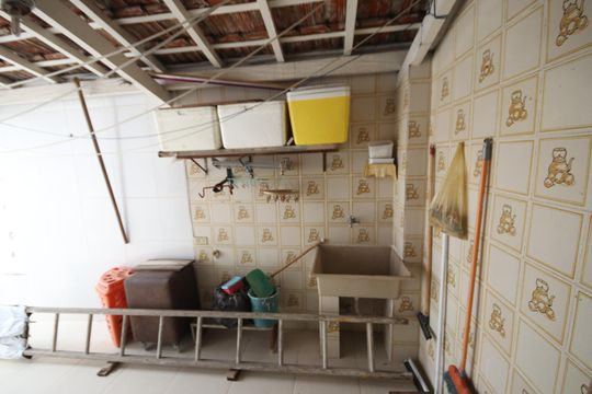 Quintal / Área de Serviço de casa à venda com 6 quartos, 256m² em Vila Constança, São Paulo