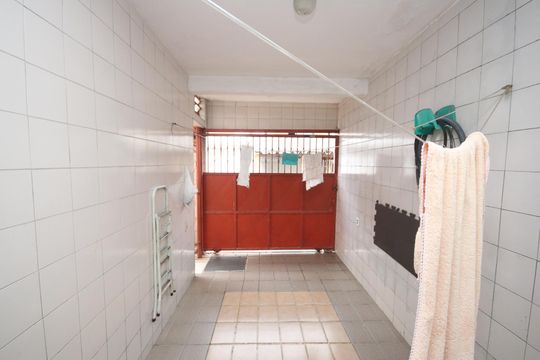 Garagem de casa à venda com 6 quartos, 256m² em Vila Constança, São Paulo
