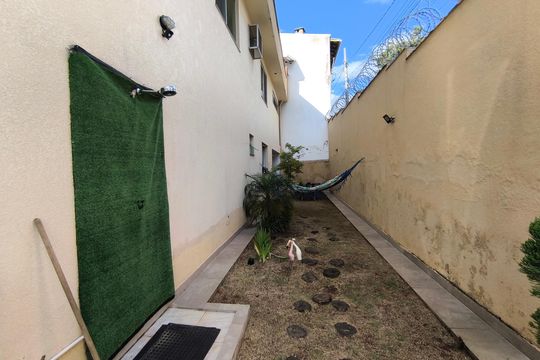 Casa à venda com 3 quartos, 213m² em Vitoria, Belo Horizonte