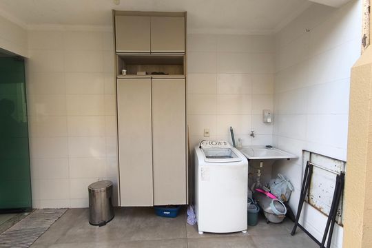Casa à venda com 3 quartos, 213m² em Vitoria, Belo Horizonte