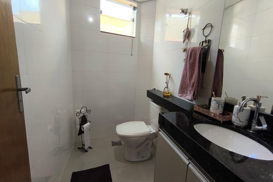 Casa à venda com 3 quartos, 213m² em Vitoria, Belo Horizonte