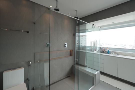 Banheiro da Suíte 1 de apartamento para alugar com 3 quartos, 220m² em Tatuapé, São Paulo