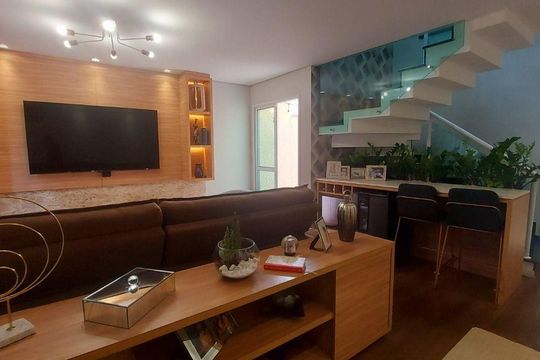 Casa à venda com 3 quartos, 206m² em Vila Alzira, Santo André
