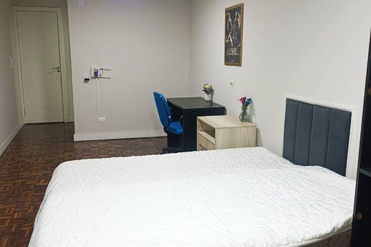 Quarto de kitnet/studio para alugar com 1 quarto, 30m² em Centro, Curitiba