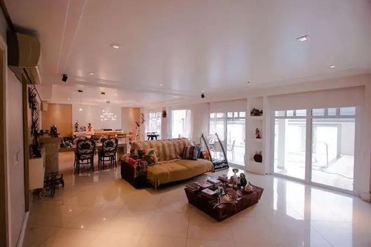 Área Comum de casa de condomínio para alugar com 5 quartos, 375m² em Jardim Carvalho, Porto Alegre