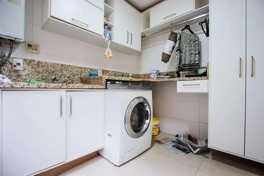 Área de Serviço de casa de condomínio para alugar com 5 quartos, 375m² em Jardim Carvalho, Porto Alegre