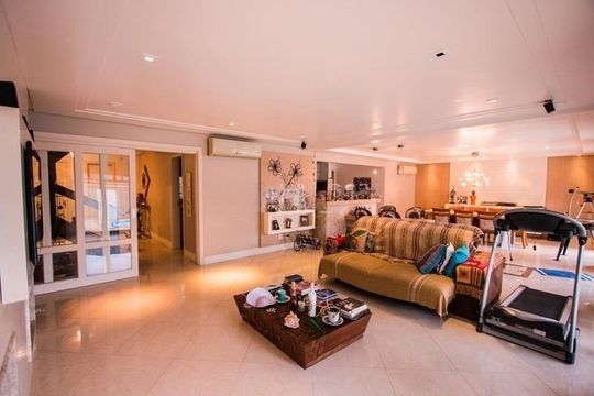 Sala de casa de condomínio para alugar com 5 quartos, 375m² em Jardim Carvalho, Porto Alegre