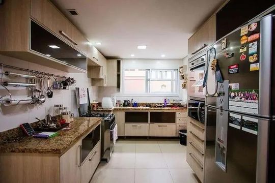 Cozinha de casa de condomínio para alugar com 5 quartos, 375m² em Jardim Carvalho, Porto Alegre