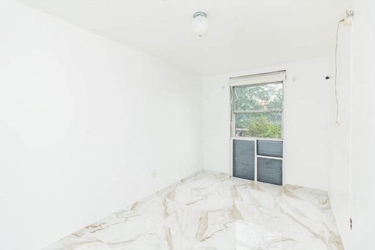 Sala de apartamento à venda com 2 quartos, 58m² em Humaitá, Porto Alegre