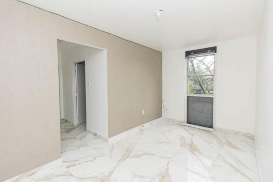 Apartamento à venda com 2 quartos, 58m² em Humaitá, Porto Alegre