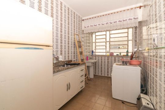 Cozinha de apartamento para alugar com 1 quarto, 50m² em Menino Deus, Porto Alegre