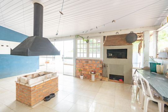 Casa à venda com 3 quartos, 120m² em Olaria, Canoas