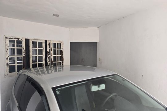 Area de Serviço e Garagem / Casa 02 de casa à venda com 5 quartos, 130m² em Jardim Dourado, Guarulhos