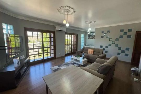 Casa para alugar com 5 quartos, 350m² em Centro, Canoas