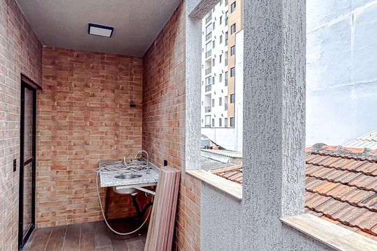 Área externa de casa para alugar com 2 quartos, 100m² em Vila Gomes Cardim, São Paulo