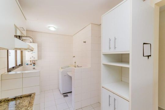Cozinha de apartamento para alugar com 2 quartos, 65m² em Centro Histórico, Porto Alegre