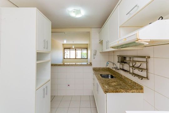 Cozinha de apartamento para alugar com 2 quartos, 65m² em Centro Histórico, Porto Alegre