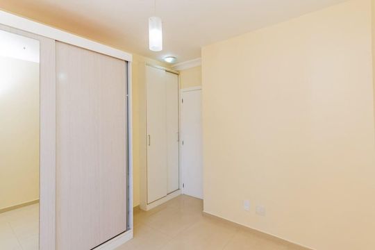 Quarto 1 de apartamento para alugar com 2 quartos, 65m² em Centro Histórico, Porto Alegre