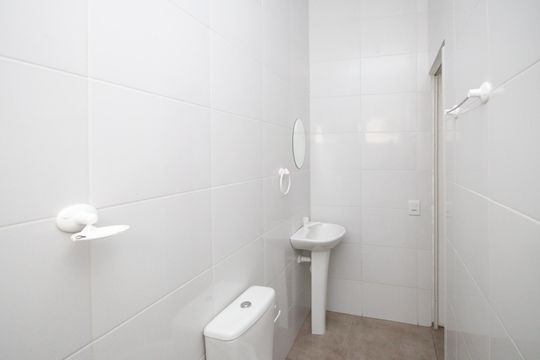 Banheiro da Suíte 1 de casa para alugar com 2 quartos, 80m² em Coronel Sezefredo Fagundes, São Paulo