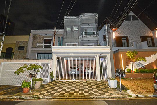 Fachada de casa para alugar com 4 quartos, 225m² em Nova Petrópolis, São Bernardo do Campo
