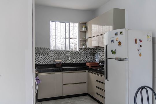 Cozinha de casa à venda com 3 quartos, 174m² em Salgado Filho, Belo Horizonte