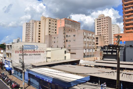 Vista da Sacada de apartamento para alugar com 4 quartos, 79m² em Centro, Ribeirão Preto