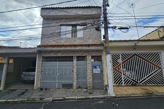 Fachada  de casa à venda com 3 quartos, 100m² em Vila Nhocuné, São Paulo