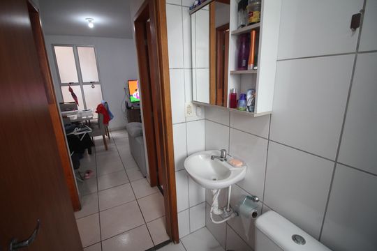 Banheiro de apartamento à venda com 2 quartos, 44m² em Diamante, Belo Horizonte