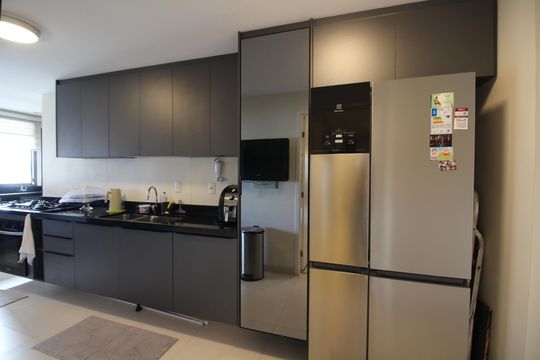 Cozinha de apartamento à venda com 4 quartos, 160m² em Barra da Tijuca, Rio de Janeiro