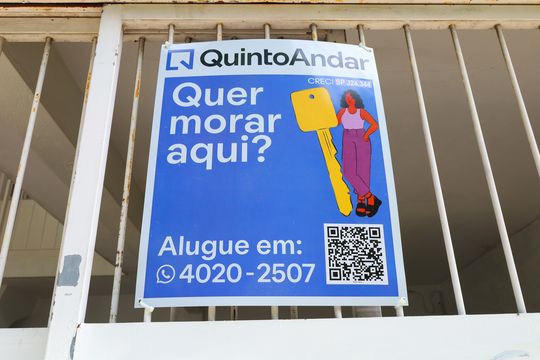 Placa instalada no portão do imóvel - Código da placa:YZUS-1623 de casa para alugar com 2 quartos, 60m² em Vila Jacuí, São Paulo