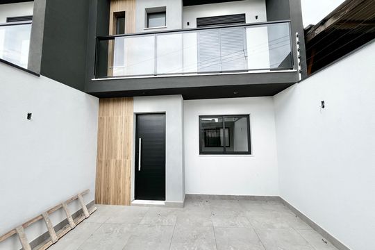 Garagem de casa à venda com 2 quartos, 70m² em Vila Guaca, São Paulo