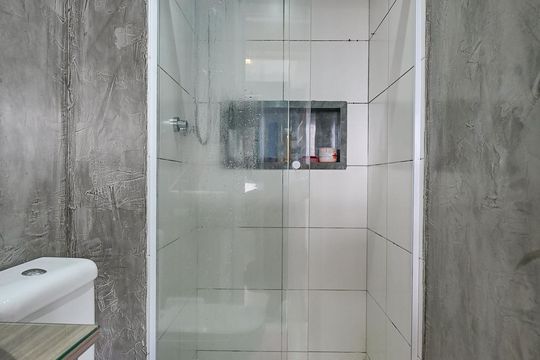 Banheiro de apartamento à venda com 2 quartos, 48m² em Vila Andrade, São Paulo