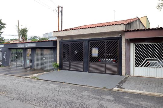 Fachada de casa à venda com 3 quartos, 144m² em Jardim Santo Alberto, Santo André