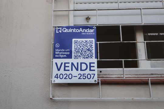 Placa de apartamento à venda com 2 quartos, 59m² em Centro, Canoas