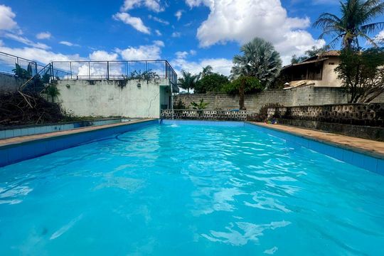 Piscina  de casa à venda com 3 quartos, 100m² em Bandeirantes (pampulha), Belo Horizonte