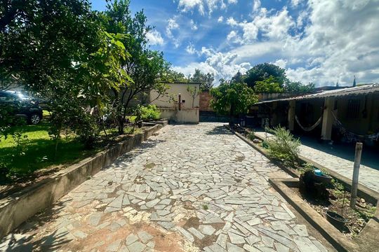 Quintal  de casa à venda com 3 quartos, 100m² em Bandeirantes (pampulha), Belo Horizonte