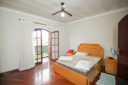 Suíte 1 de casa à venda com 4 quartos, 220m² em Parque Industriario, Santo André