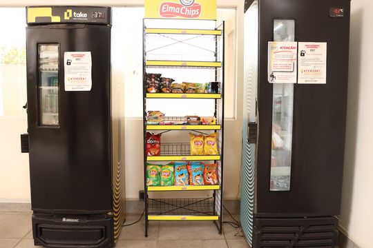Mercado da area comum de apartamento para alugar com 3 quartos, 80m² em Ipiranga, Goiânia