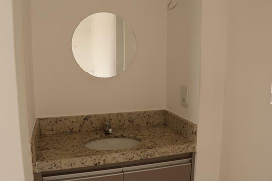 Banheiro do Quarto 1 e 2 de apartamento para alugar com 3 quartos, 80m² em Ipiranga, Goiânia