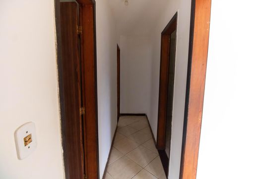 Corredor de casa à venda com 2 quartos, 240m² em Piratininga, Niterói