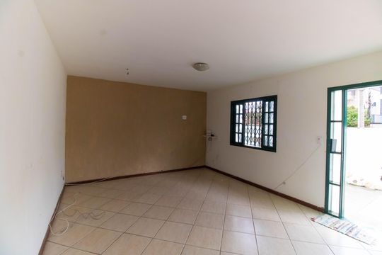 Casa à venda com 2 quartos, 240m² em Piratininga, Niterói